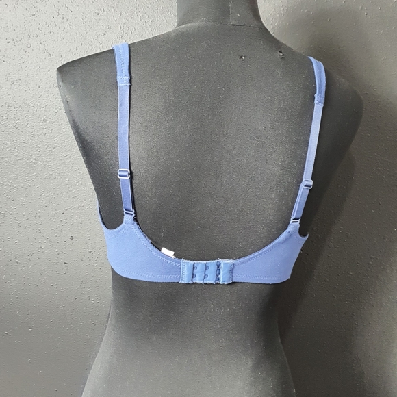 Victoria's Secret Body By Victoria Bra - Picture 3 of 6